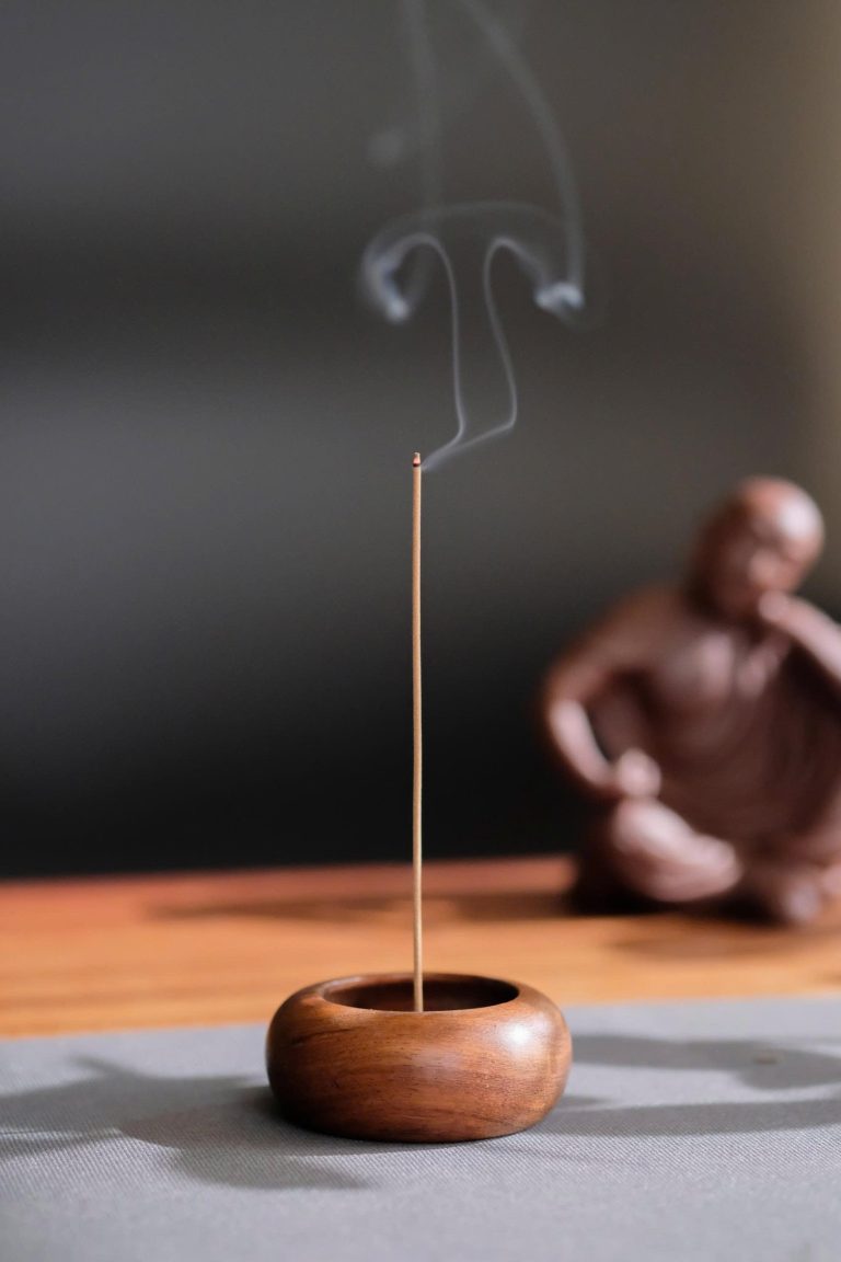 Ứng dụng của trầm hương trong đời sống – Giá trị đa dạng từ loại gỗ quý hiếm