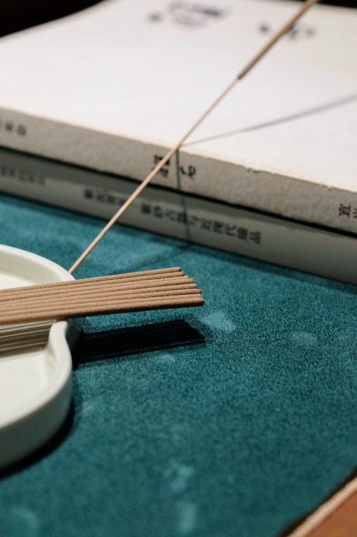 NHANG TRẦM CÓ TĂM (40CM)